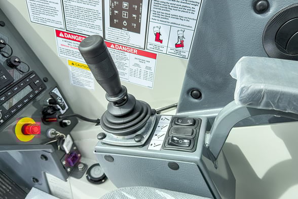 New National NBT60XL on New Peterbilt 567