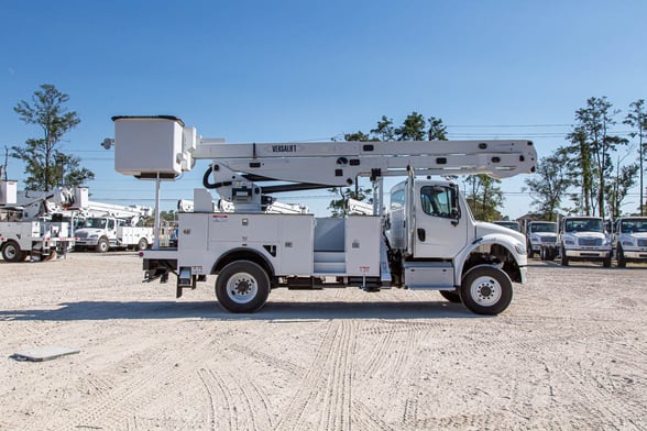 New Versalift VN-555-MHI on New Freightliner M2 106