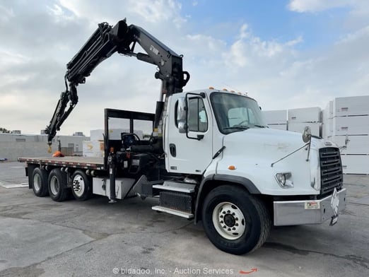 Used 2014 Hiab XS 322E-5 HIPRO 100X-2 on Used 2014 Freightliner 114SD