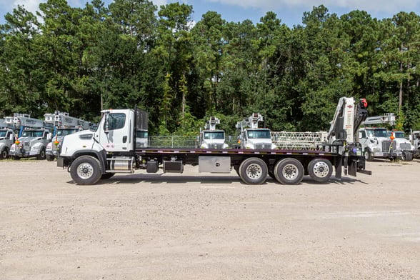 New IMT 32/222 K4 on New Freightliner 114SD+
