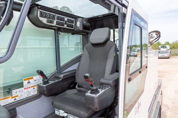 Used 2024 Tadano AC 5.220L-1 on Used 2023 Tadano Carrier Carrier
