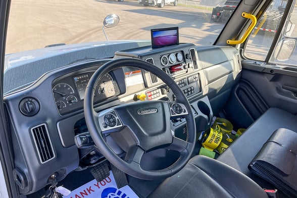 New IMT 42684 on New Freightliner 114SD Plus