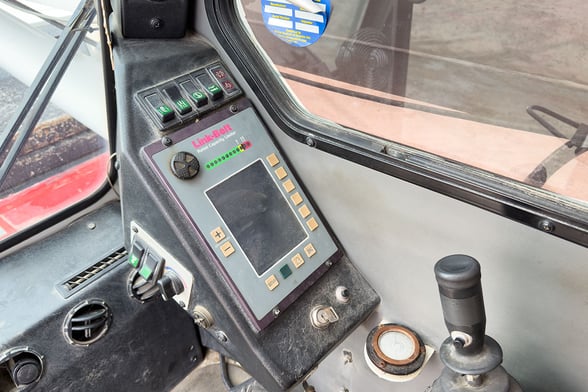 Used 2012 Link-Belt HTC 8660 II on Used 2012 Link-Belt Carrier Carrier