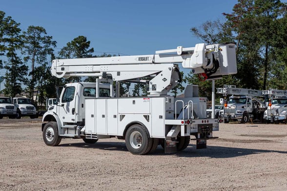 New Versalift VN-555-MHI on New Freightliner M2 106