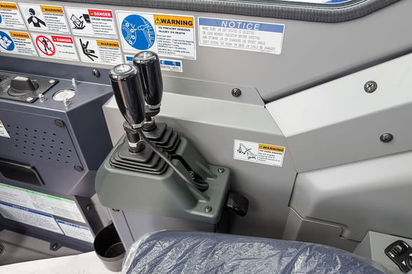 New Tadano GR-1000XLL-4 on New Tadano Carrier Tadano Carrier