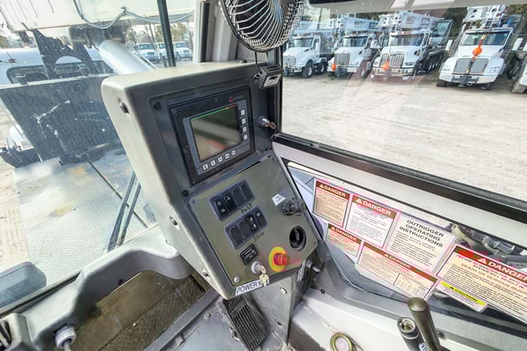 Used 2012 National NBT45103 on Used 2012 Peterbilt 367