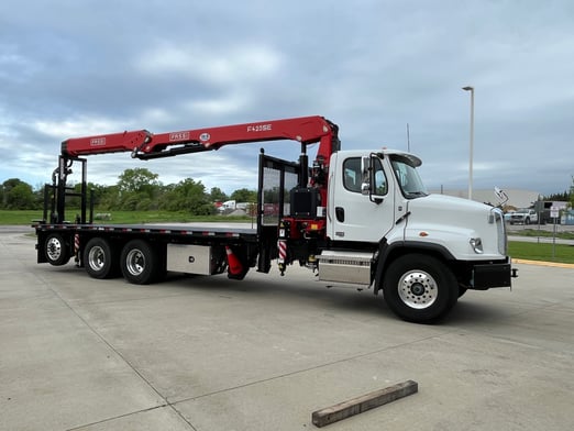 New Fassi F425SE.04 on New Freightliner 114SD+