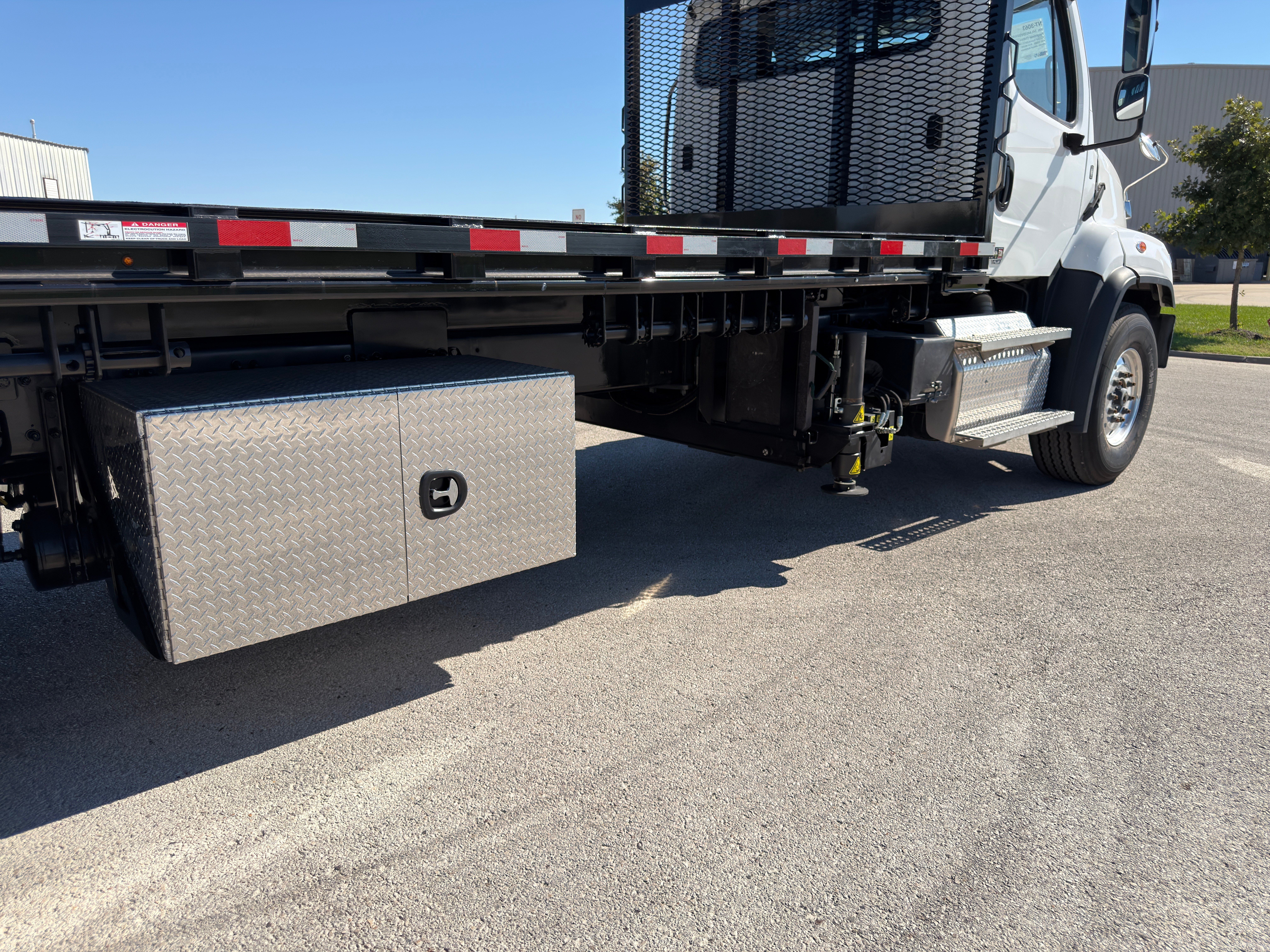 New IMT 40/275 on New Freightliner 114SD Plus