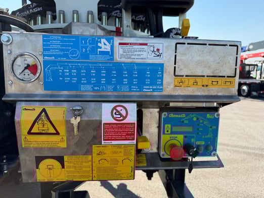 New Cormach 28200 E6 A.S.C. on New Kenworth T880