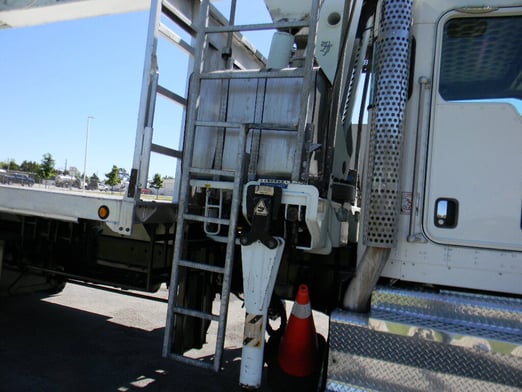 Used 2015 Cormach 30000 WB65 on Used 2015 Kenworth T800