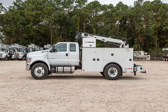New IMT 10000-30 Dominator III 11' service body on New Ford F-750