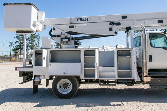 New Versalift VN-555-MHI on New International HV507