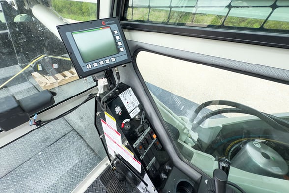New National 14127A on New Kenworth T880
