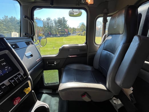 Used 2017 Fassi F2150RAL.2.28 xhe-dynamic on Used 2017 Kenworth T800