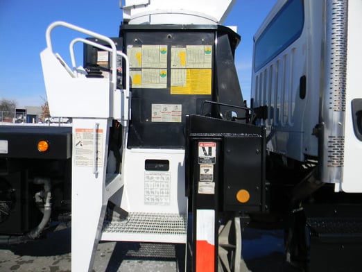Used 2016 Altec AC23-95B on Used 2016 Freightliner M2 106