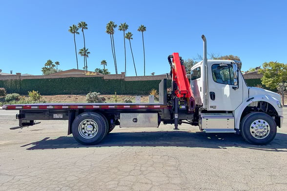 New Palfinger PK 9.501 SLD 5 B on New Freightliner M2 106