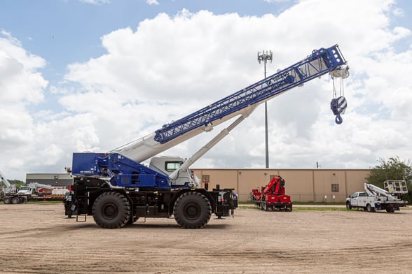 New Tadano GR-1000XLL-4 on New Tadano Carrier Tadano Carrier