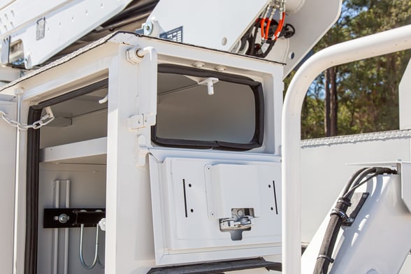 New Versalift VN-555-MHI on New International HV507