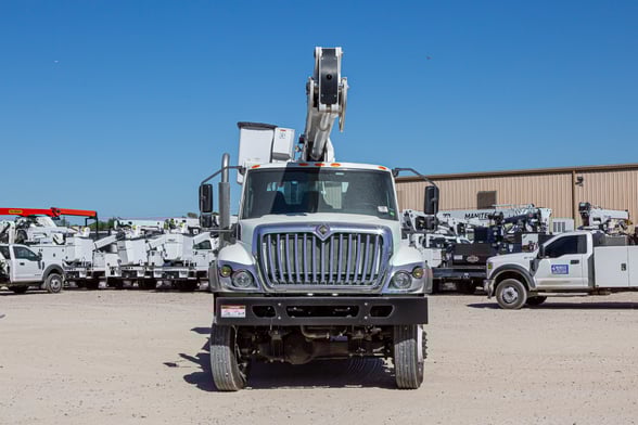 New Versalift VN-555-MHI on New International HV507