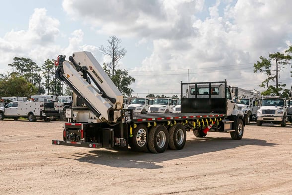 New IMT 32/222 K4 on New Freightliner 114SD+