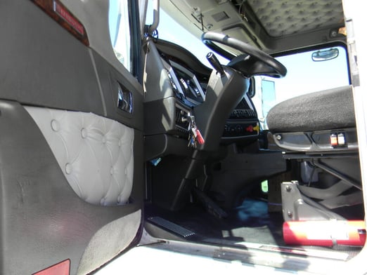 Used 2015 Cormach 30000 WB65 on Used 2015 Kenworth T800