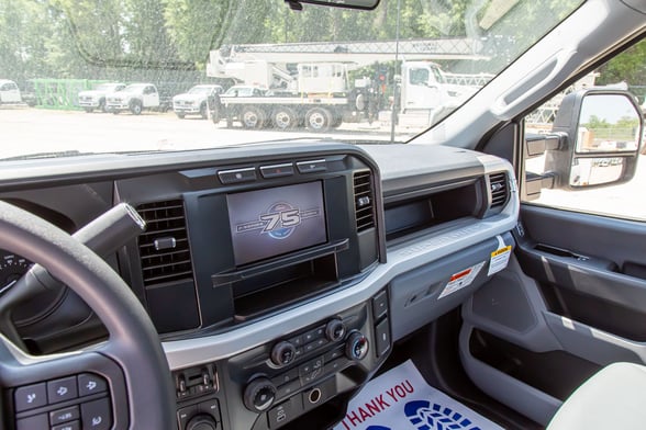 New Versalift VST-40-I on New Ford F-550