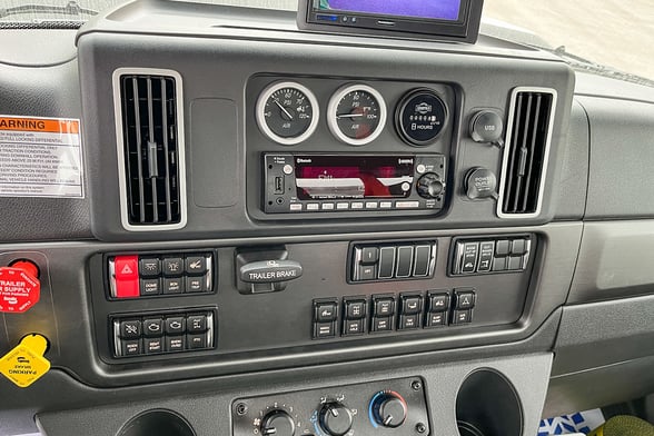 New Manitex PL 74 S on New Freightliner 114SD Plus