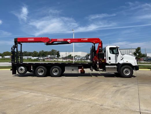 New Fassi F425SE.04 on New Freightliner 114SD+