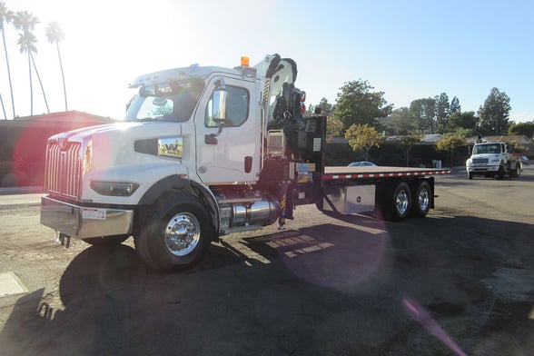 New Cormach 28200 E6 A.S.C. on New Western Star 47X