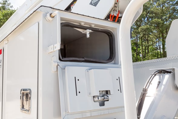New Versalift VN-555-MHI on New International HV507