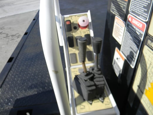 Used 2016 Altec AC23-95B on Used 2016 Freightliner M2 106