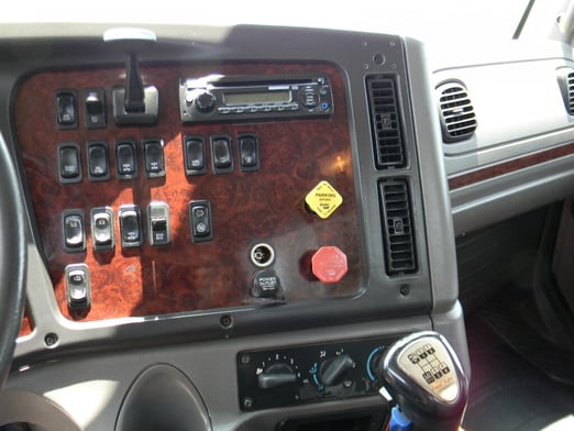 Used 2014 Cormach 30000 WB45 on Used 2015 Freightliner 114SD