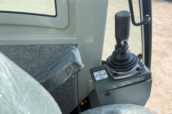 New National NBT55L on New Peterbilt 567