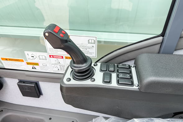 New Tadano AC 4.080-1 on New Tadano Carrier Carrier