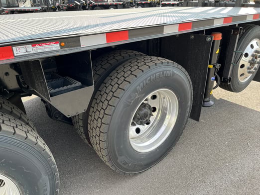 New IMT 42684 on New Freightliner 114SD Plus