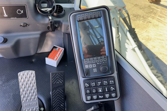 New Manitex 40124SHL on New Kenworth T880