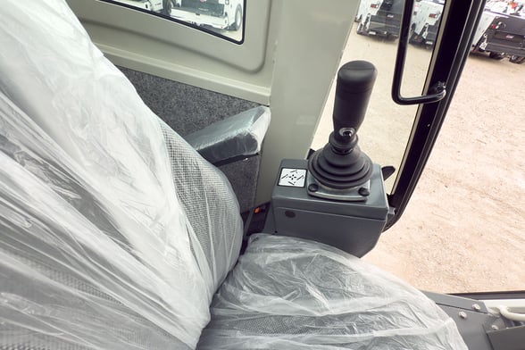 New National NBT55L on New Peterbilt 567