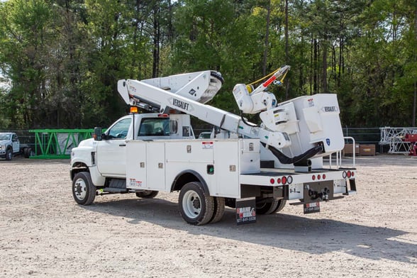 New Versalift VST-40-MHI on New International CV515