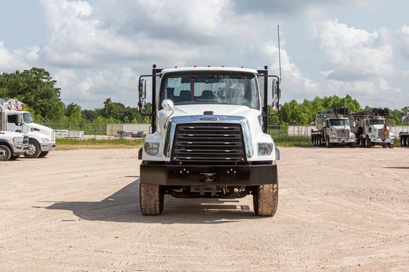 New IMT 32/222 K4 on New Freightliner 114SD+
