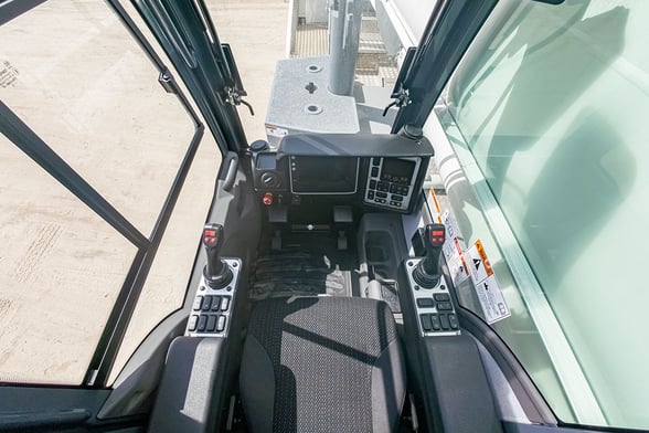 New Tadano AC 5.130-1 on New Tadano Carrier Tadano Carrier