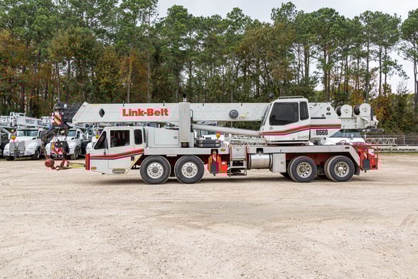 Used 2012 Link-Belt HTC 8660 II on Used 2012 Link-Belt Carrier Carrier