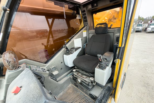 Used 2012 Grove GMK5225 on Used 2012 Grove Carrier Carrier