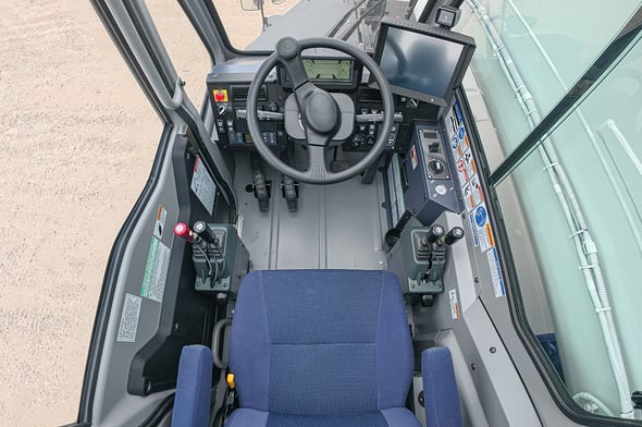 New Tadano GR-1000XL-4 on New Tadano Carrier Tadano Carrier