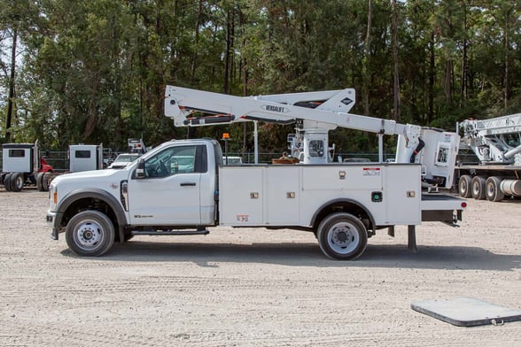 New Versalift SST-40-EIH on New Ford F-550