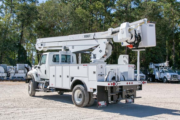 New Versalift VN-555-MHI on New International HV507