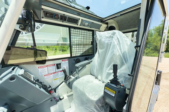 New National NBT60XL on New Peterbilt 567