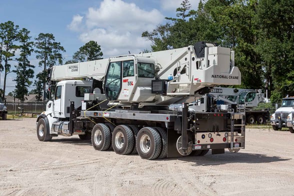 New National NBT55L on New Peterbilt 567