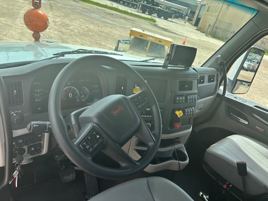 Used 2023 Manitex 30112S on Used 2023 Peterbilt 567