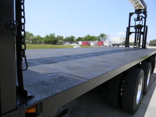 Used 2014 Cormach 30000 WB45 on Used 2015 Freightliner 114SD