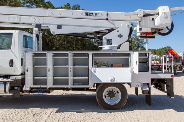 New Versalift VN-555-MHI on New International HV507